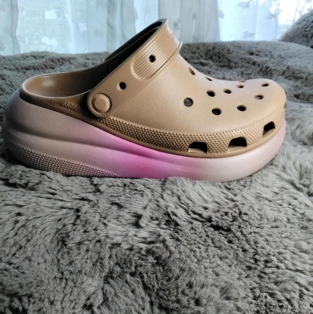 NWT. Classic Crush Clog Shoes Cork/ Dip. 8 - Picture 2 of 5